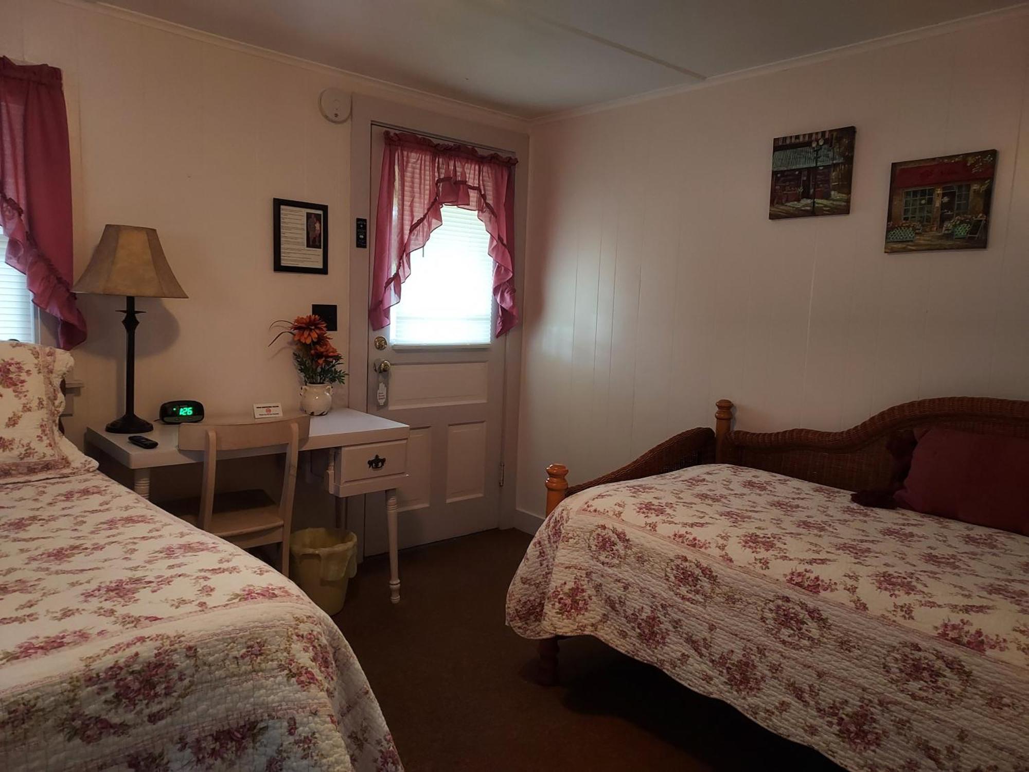 Serenity Motel Shaftsbury ภายนอก รูปภาพ