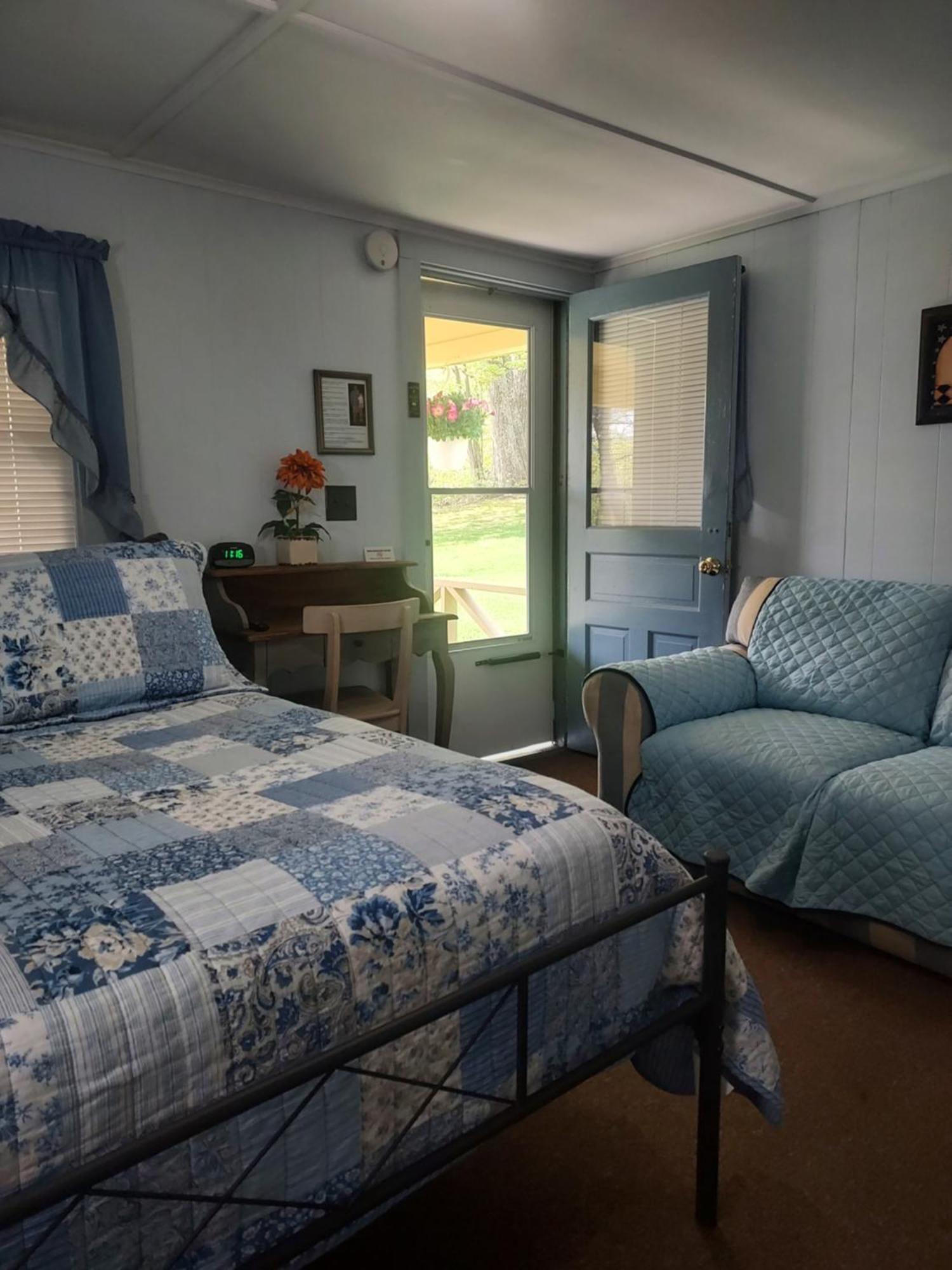 Serenity Motel Shaftsbury ภายนอก รูปภาพ