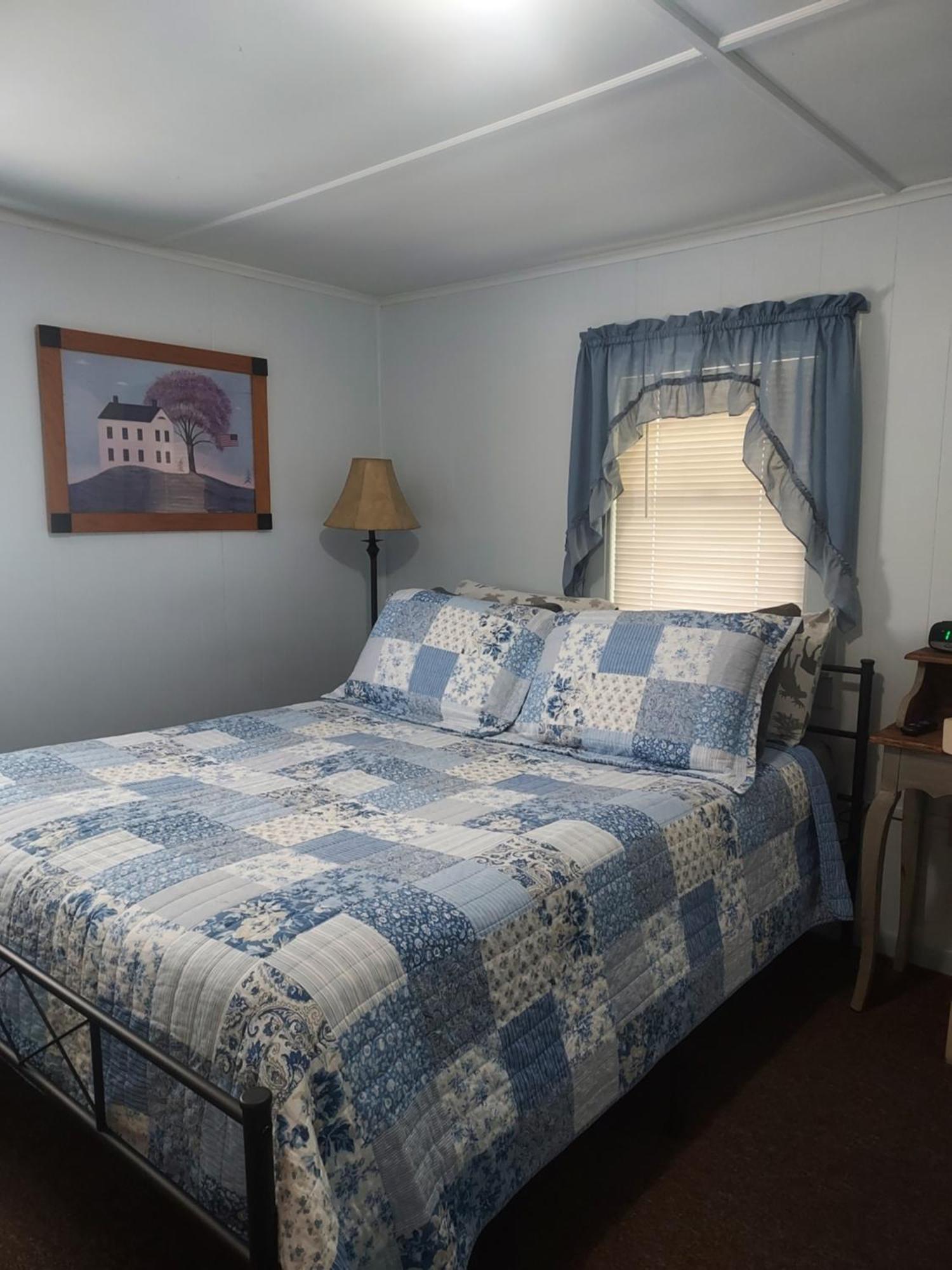 Serenity Motel Shaftsbury ภายนอก รูปภาพ
