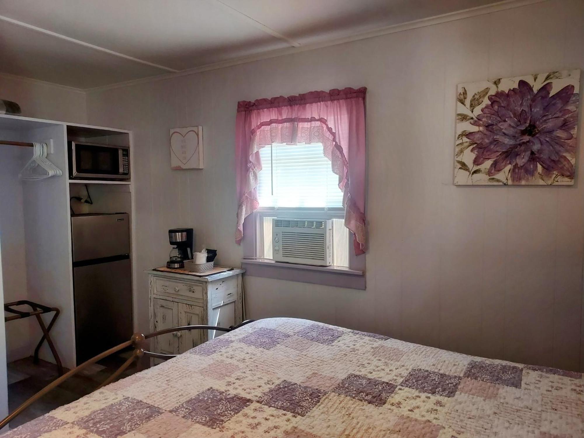 Serenity Motel Shaftsbury ภายนอก รูปภาพ