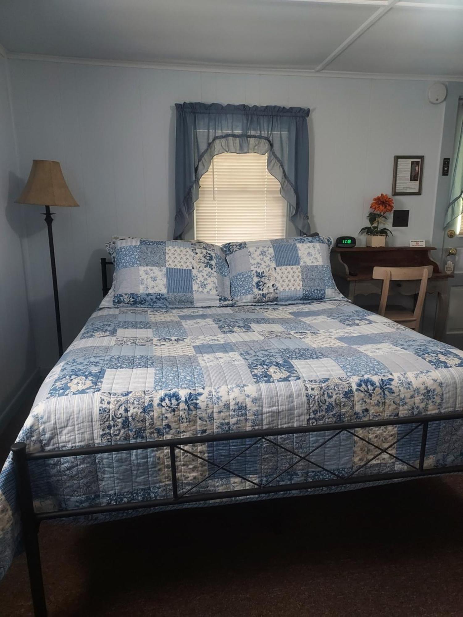 Serenity Motel Shaftsbury ภายนอก รูปภาพ