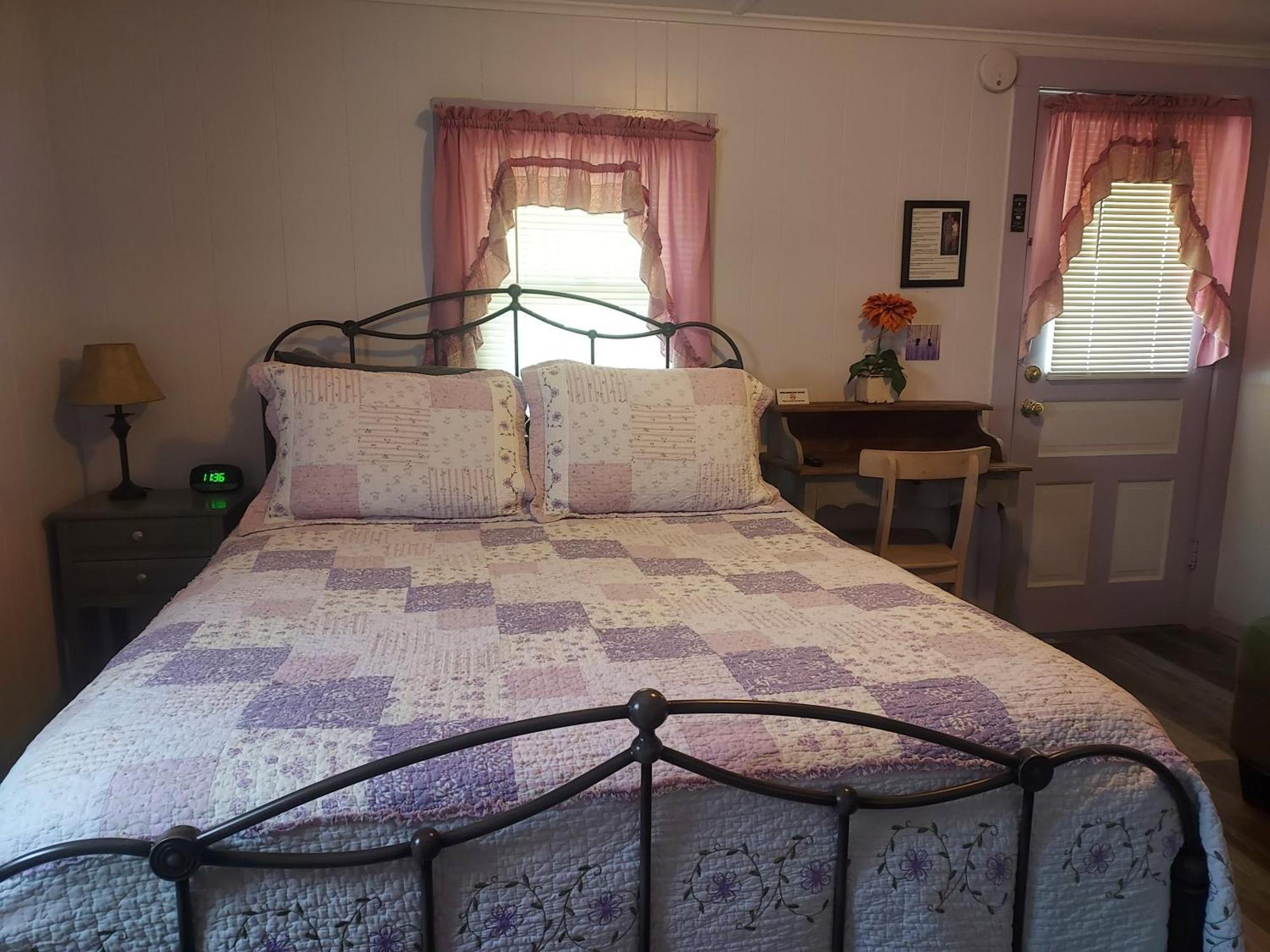 Serenity Motel Shaftsbury ภายนอก รูปภาพ