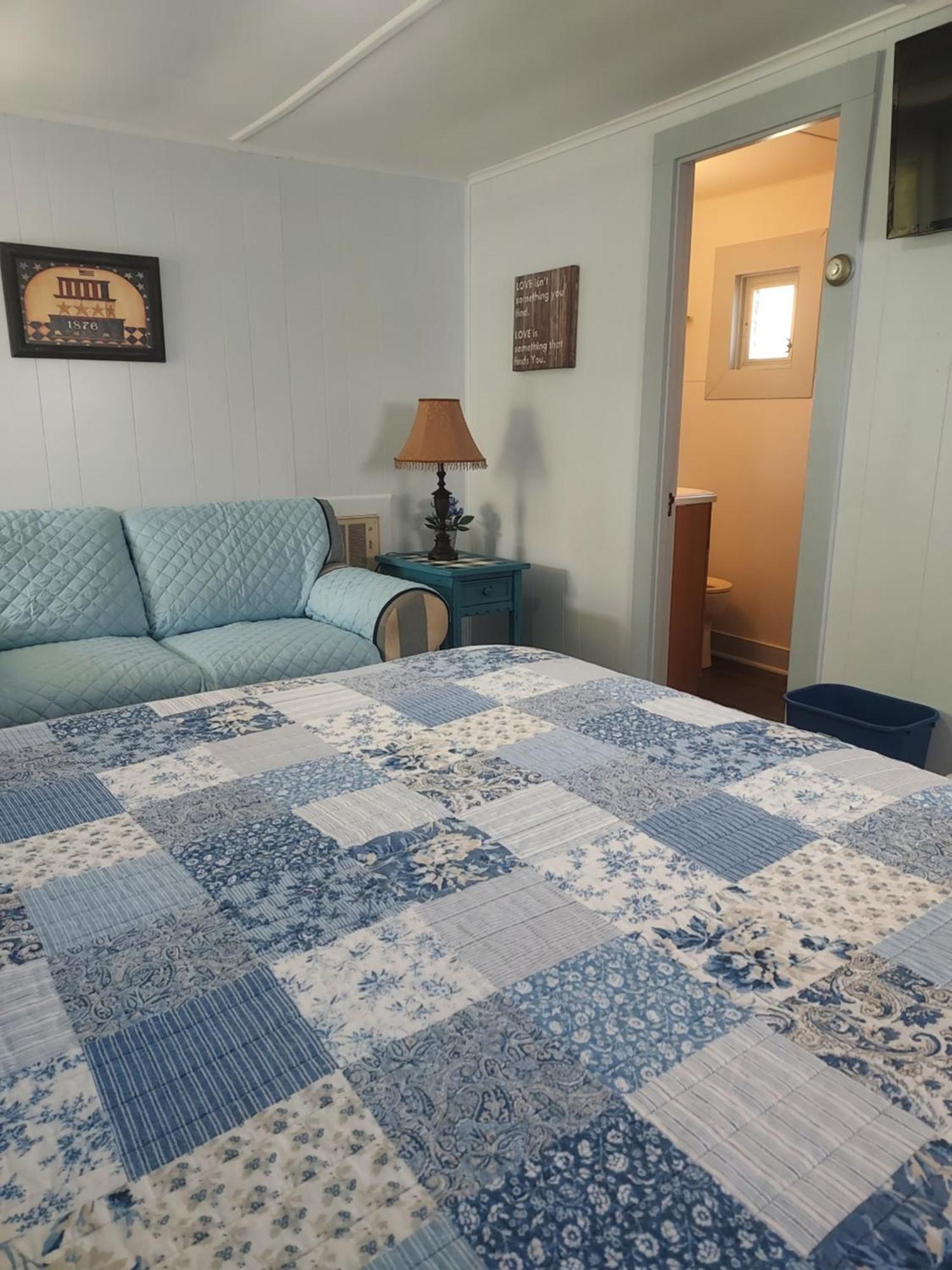 Serenity Motel Shaftsbury ภายนอก รูปภาพ